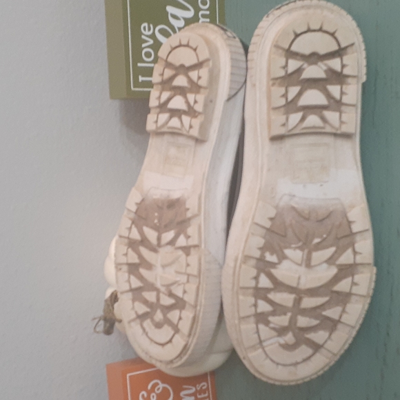 MICHAEL KORS WATERPROOF SHOES SZ 6 WOS - Picture 6 of 7